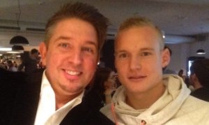 Sebastian Rode von Borussia Dortmund ließ sich von Magier TOMBECK verzaubern Zauberkünstler TOMBECK mit Promi Sebastian Rode von Borussia Dortmund