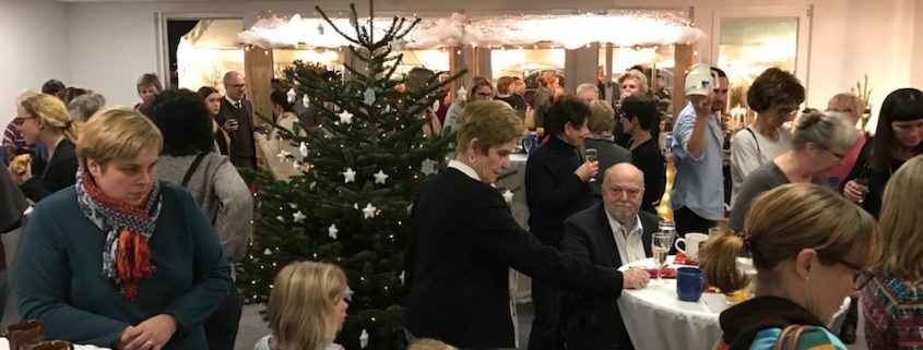 Zauberer TOMBECK zaubert auf der Weihnachtsfeier von Doc to Rent in Hockenheim.