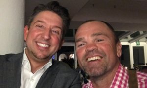 tombeck-zauberer-muenchen-sven-ottke Profiboxer Sven Ottke ließ sich von Zauberer TOMBECK begeistern.